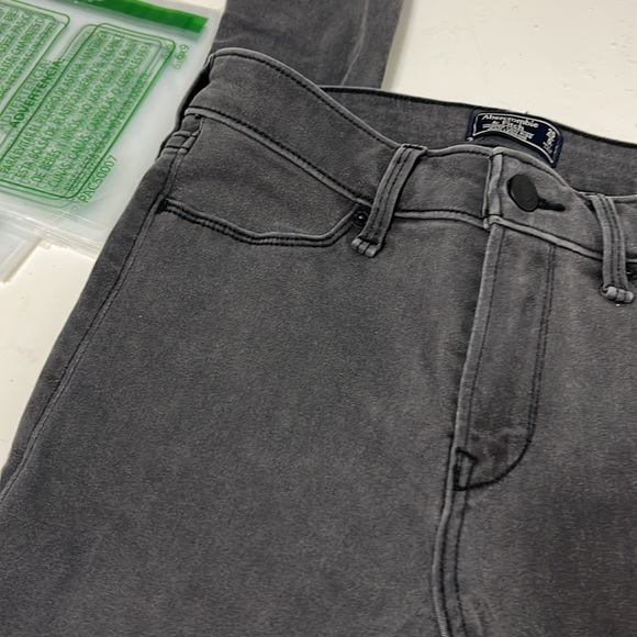 Abercrombie & Fitch Sz 25 Waist 0 Grey High Rise Straight Leg Denim Jeans - Picture 2 of 5